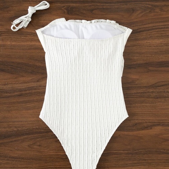 SHEIN Ruffle Trim Tube One Piece Swimsuit - Picture 3 of 7